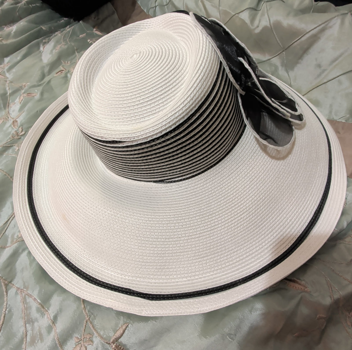 Tuscany Wide Brim Church Derby Dress Hat Black White Flower Bow Ribbon