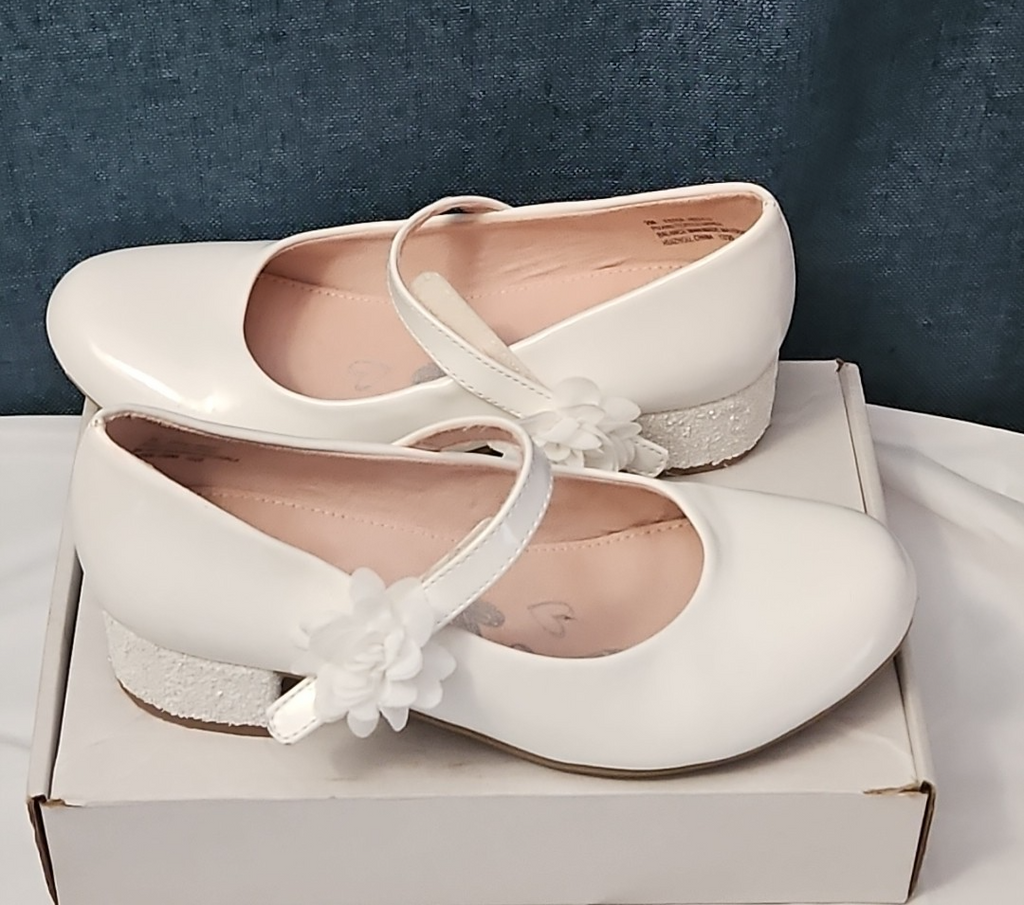 Olive & Edie Girls White Patent Heidie Pump Size 2 | Sparkly Glitter Heel Mary J