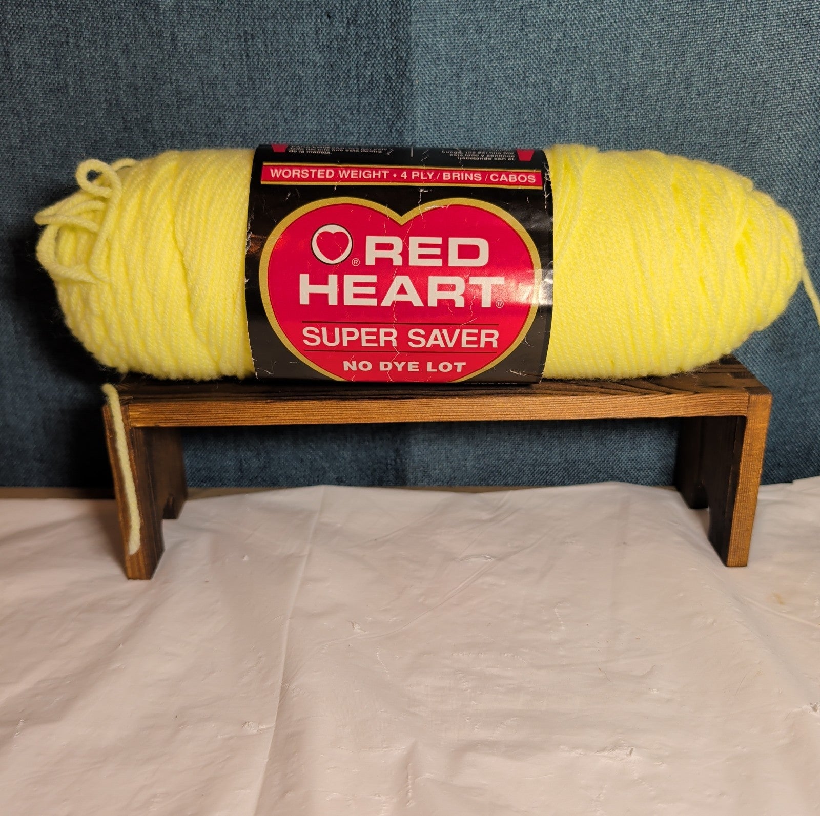 Red Heart Super Saver Pale Yellow 8oz Acrylic Yarn Worsted NWT E300