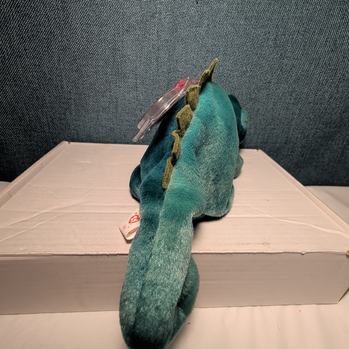 TY Beanie Baby - IGGY the Iguana (dark fabric w/ spikes) (9.5 inch) - MWMTs