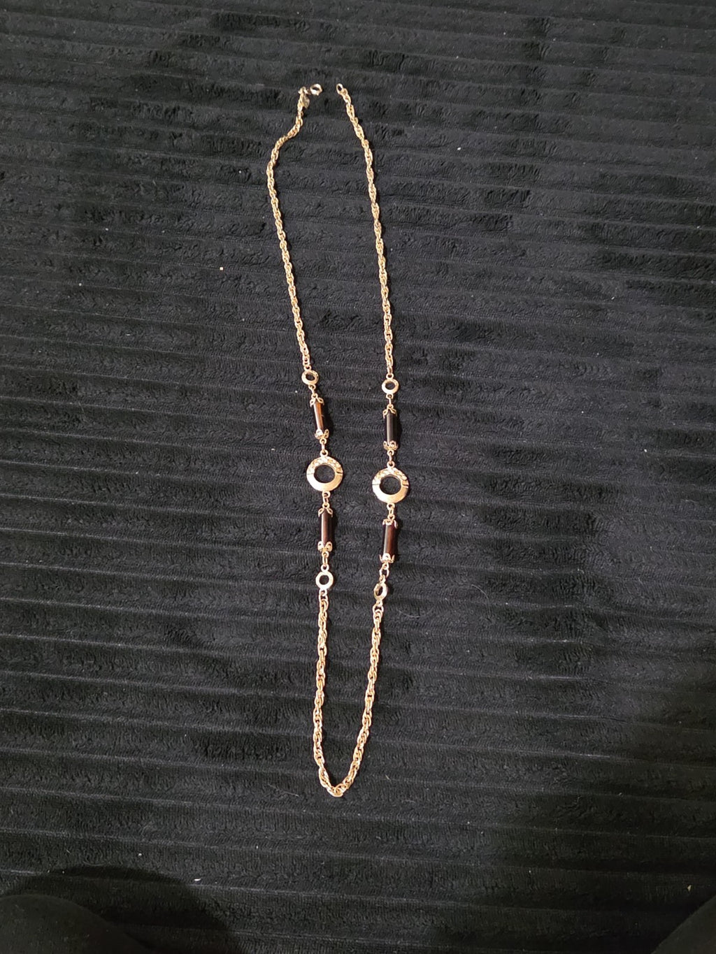 Sarah Coventry Emberwood Long Vintage Necklace 1975 Gold Tone Root Beer Amber