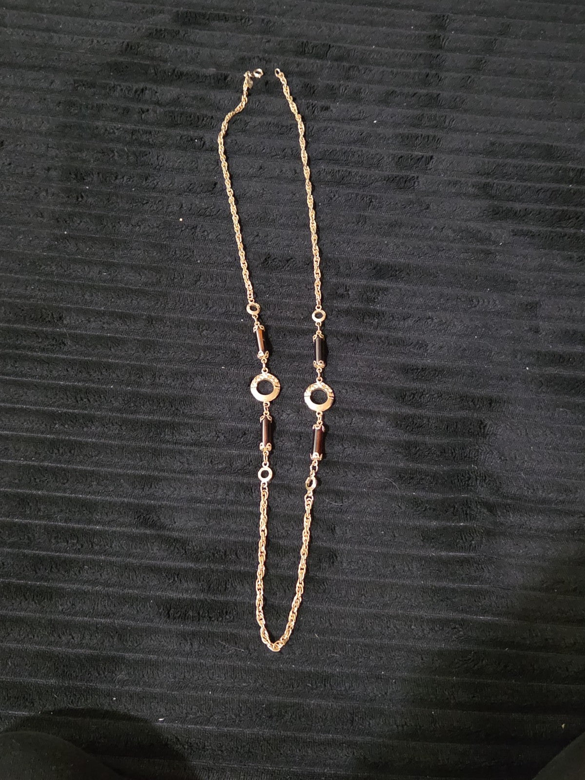 Sarah Coventry Emberwood Long Vintage Necklace 1975 Gold Tone Root Beer Amber