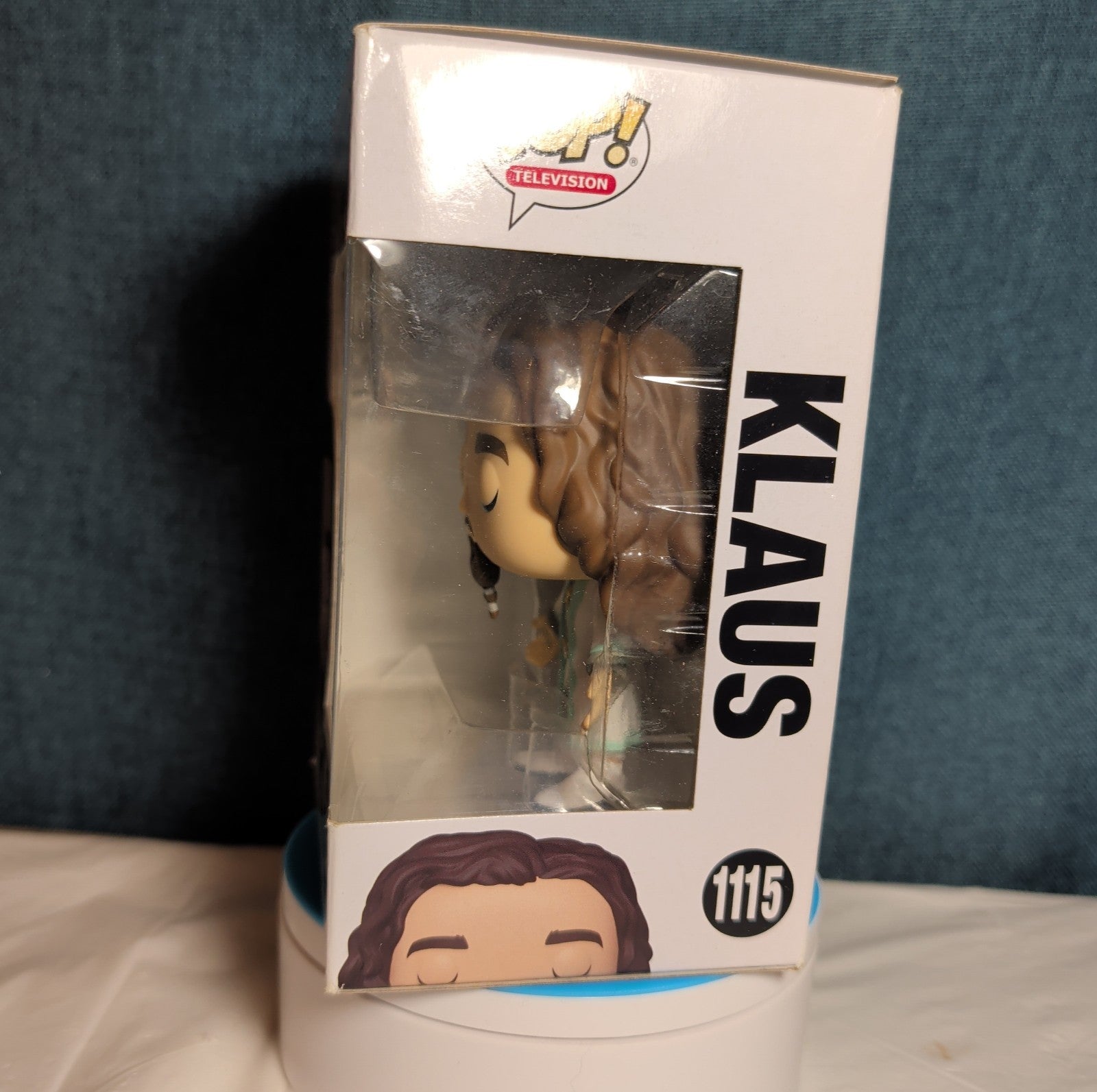 Funko POP Umbrella Academy Klaus 1115 Vinyl Figure S2 Cult in Box with Protector