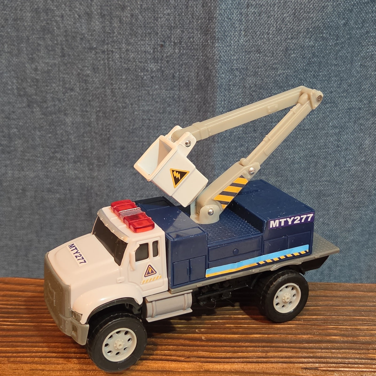 Unbranded Fire Rescue Ambulance Truck Lot 5 Plastic Toy Vehicles