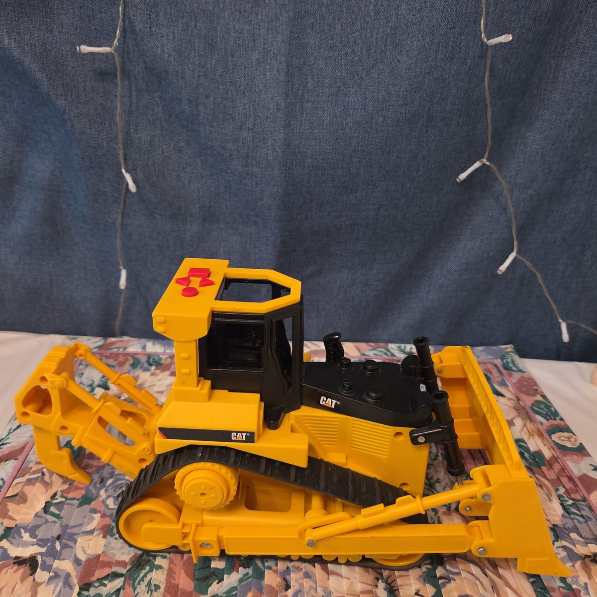 Caterpillar CAT Bulldozer Toy Plastic Construction Vehicle Y2K