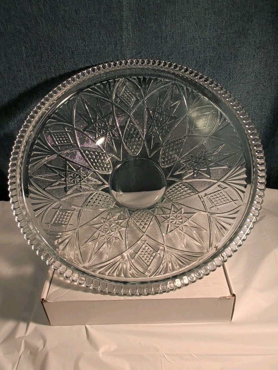 KIG Indonesia 10" Pressed Glass Bowl Starburst Floral MCM Centerpiece Serving
