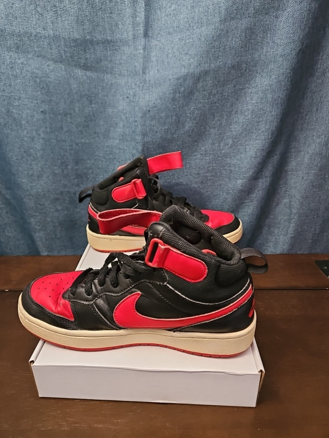 Nike Court Borough Mid 2 GS Bred Black University Red Size 6Y