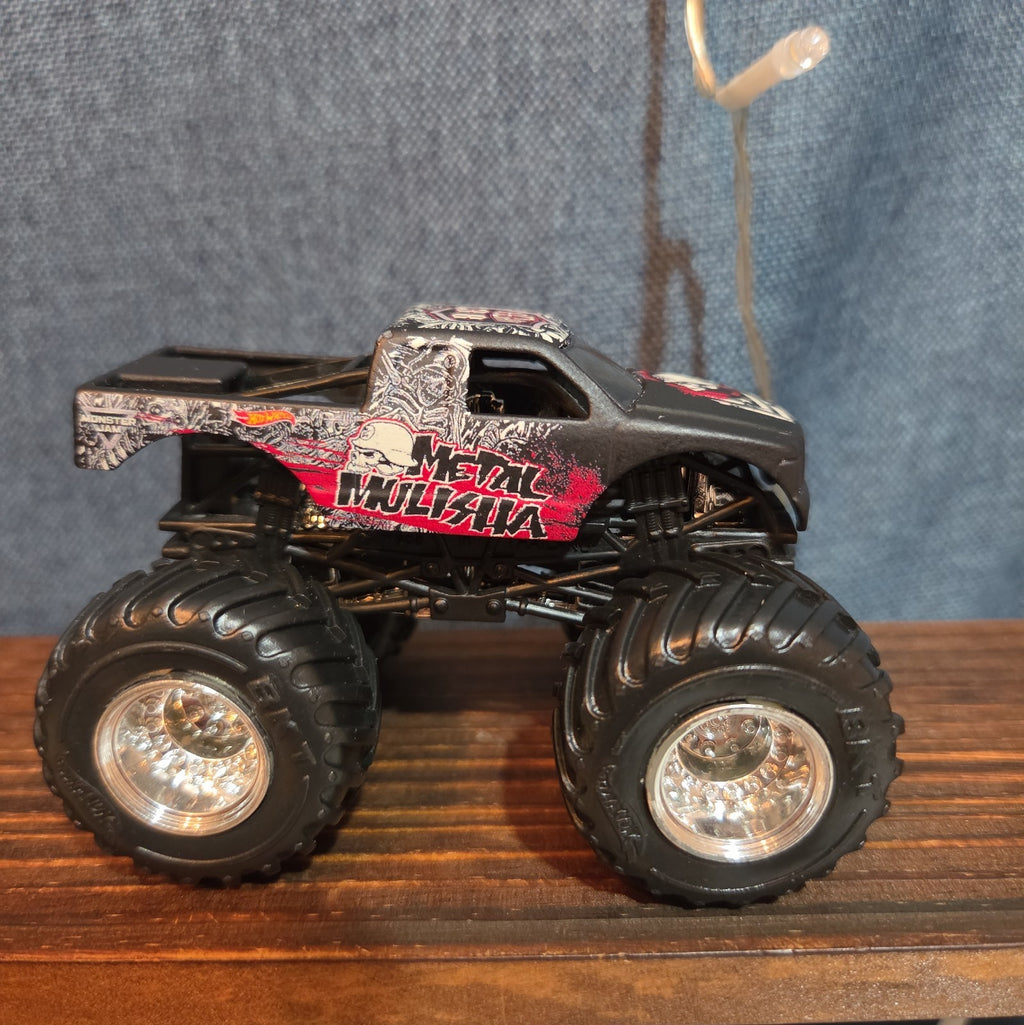 Hot Wheels Monster Jam Metal Mulisha Diecast Truck 2016