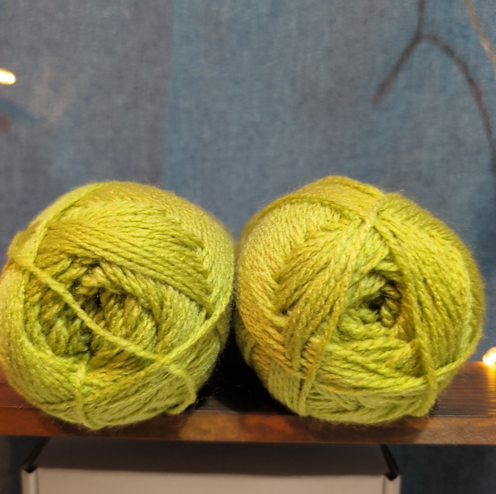 Herrschners Afghan Yarn 2 Ply Celadon Green Acrylic 2 Skein Lot 0046