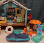 Bluey Ultimate Beach Cabin 29 Pc Playset Figures