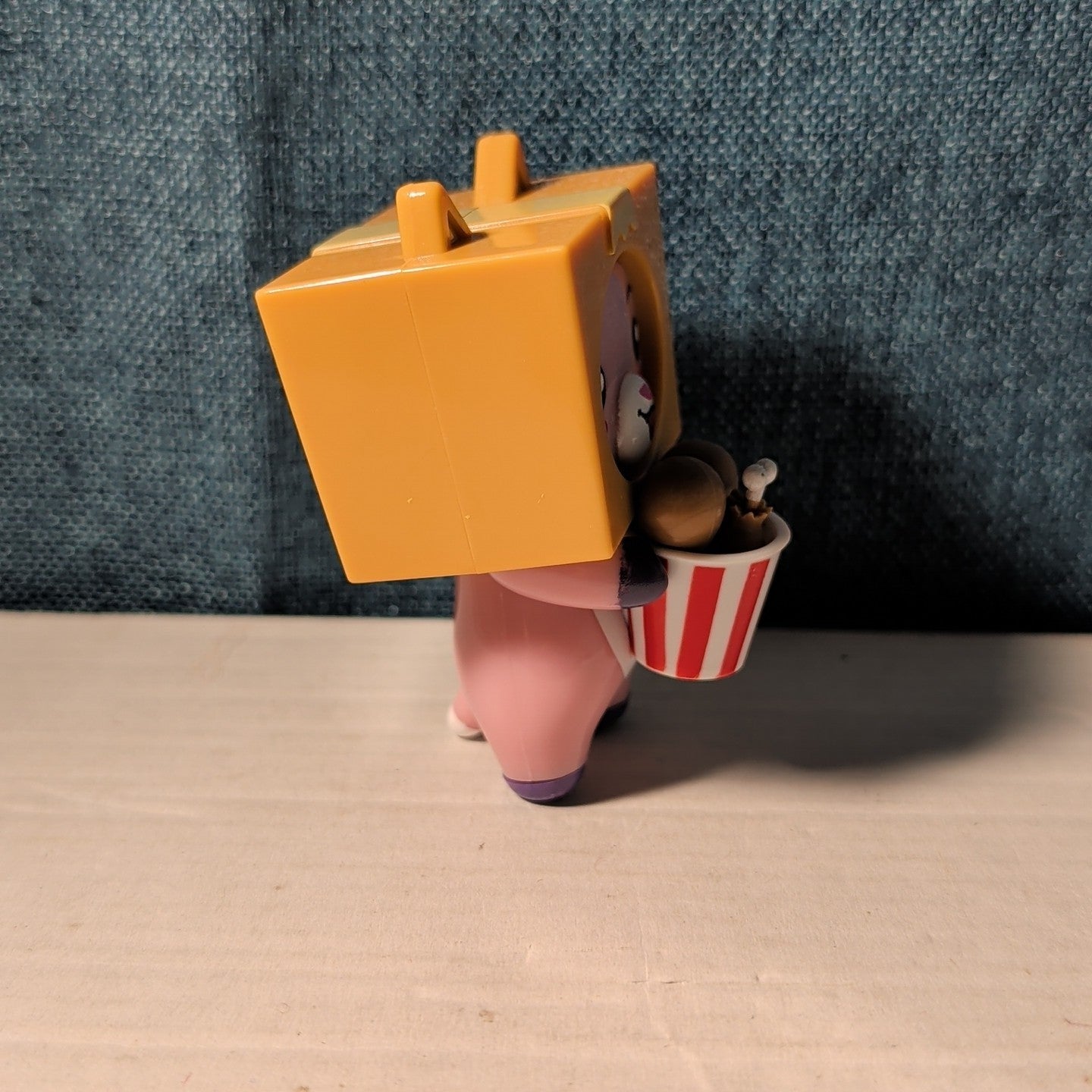 LankyBox Mystery Figure Series 1 FOXY WITH CHICKEN BUCKET Bonkers YouTuber Toy