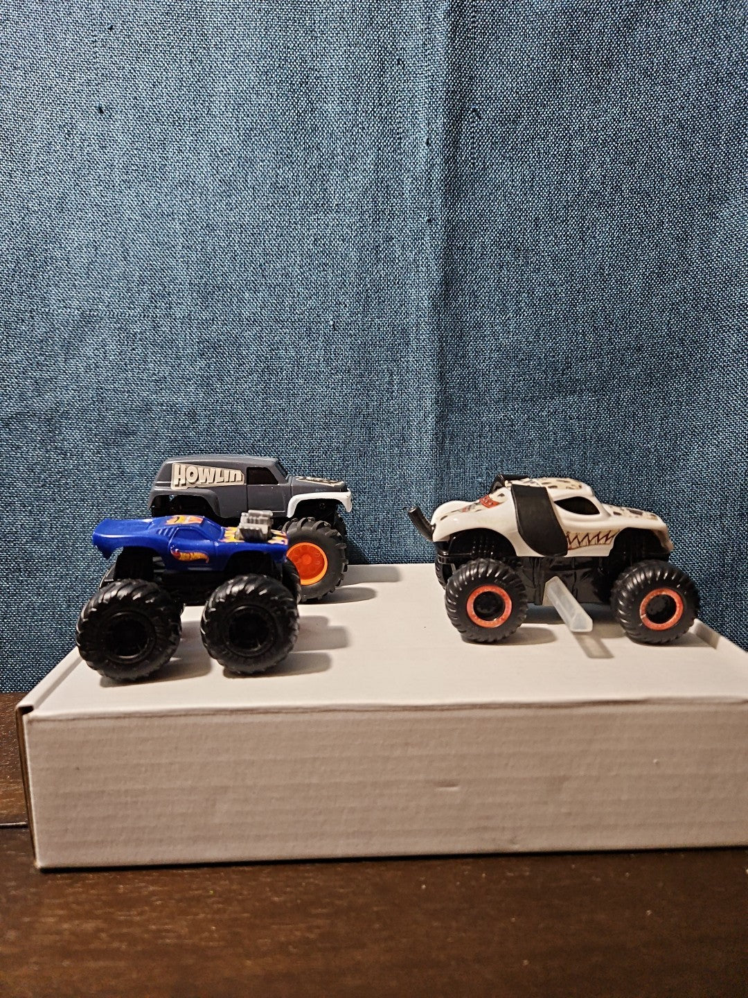 3-Piece Monster Truck Set | Hot Wheels Twin Mill & Howlin' Heat