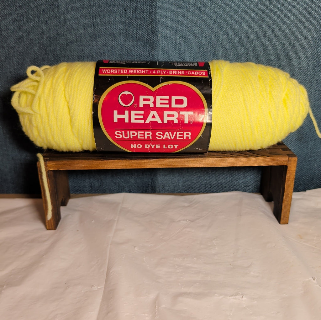 Red Heart Super Saver Pale Yellow 8oz Acrylic Yarn Worsted NWT E300