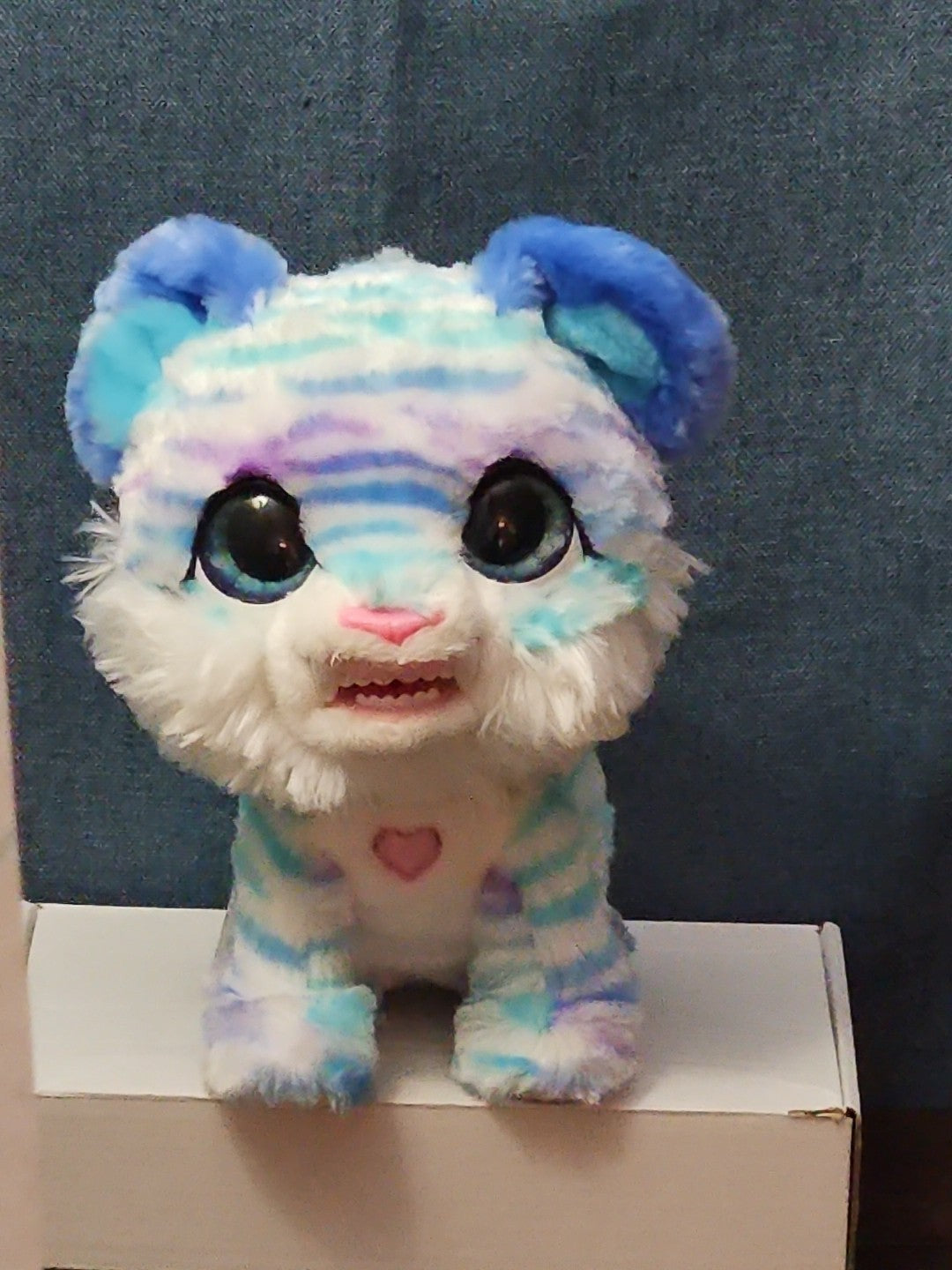 FurReal North Sabertooth Kitty | Interactive Plush Pet | Shivers & Chatters