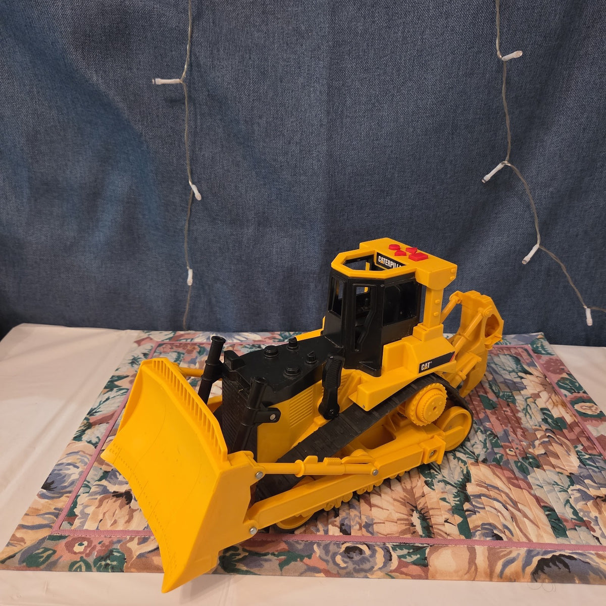 Caterpillar CAT Bulldozer Toy Plastic Construction Vehicle Y2K