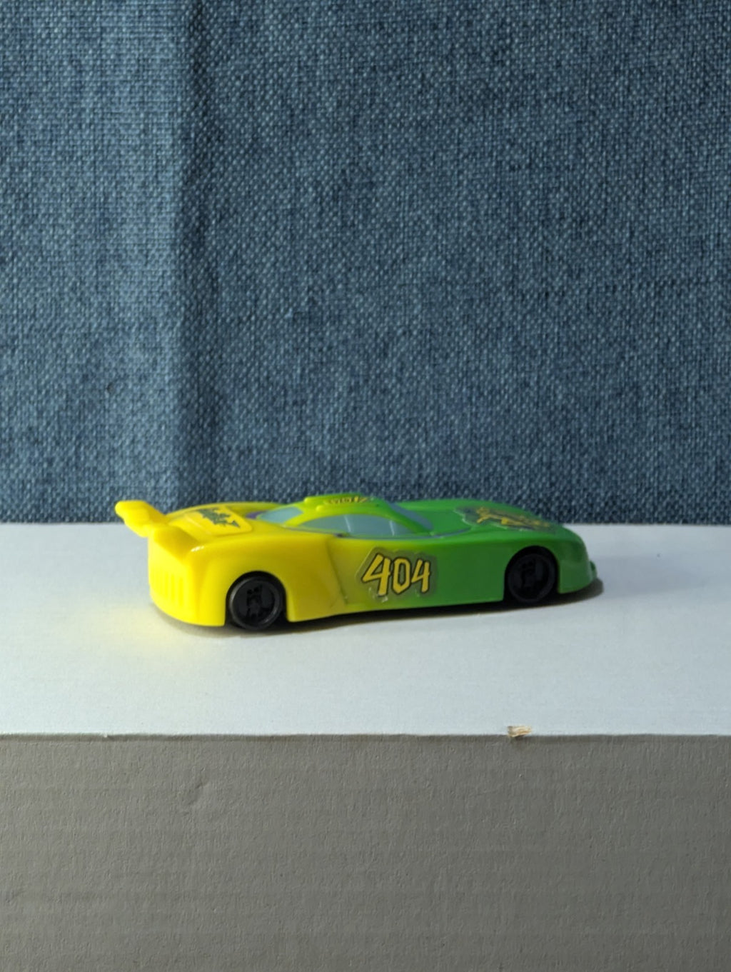 NASCAR Racers STUNTS #404 Fastex Car 2001 McDonald's Wendy's Pullback Toy