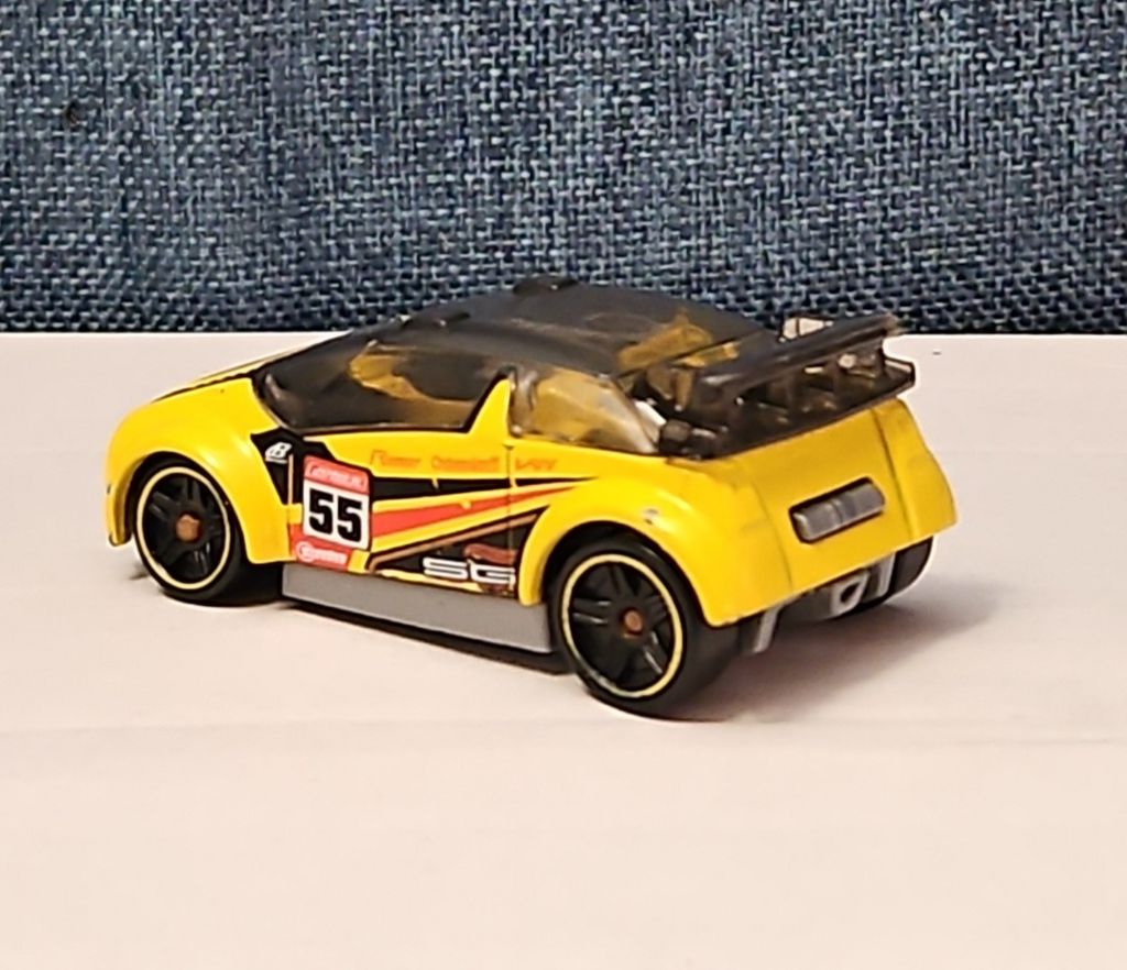 Hot Wheels Super Gnat | 2013 HW Stunt Track Aces | Yellow #55 Race Car