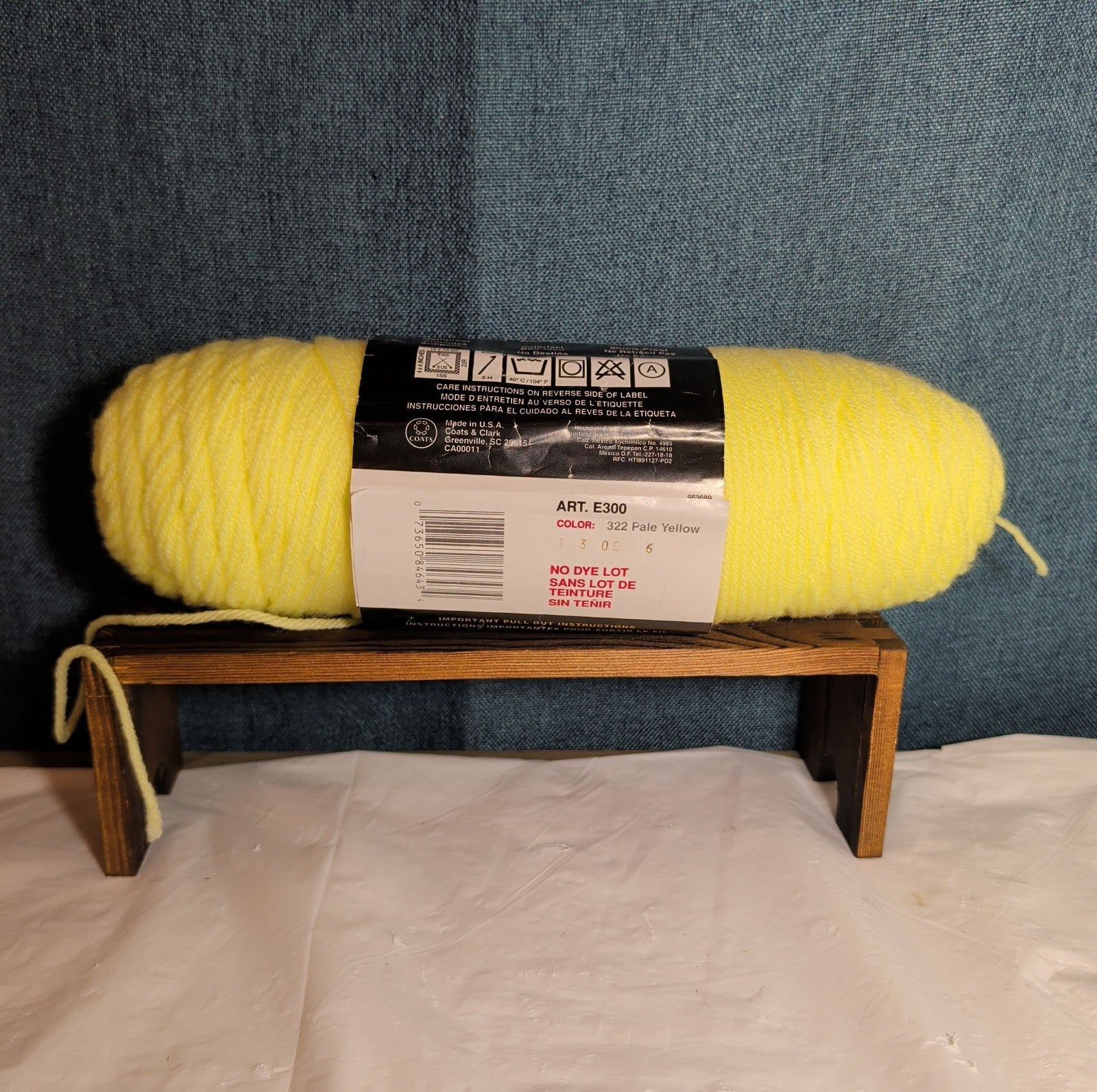 Red Heart Super Saver Pale Yellow 8oz Acrylic Yarn Worsted NWT E300