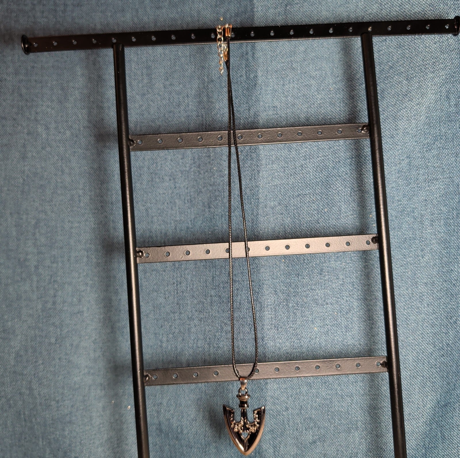 JoJo Bizarre Stand Arrow Killer Queen Metal Pendant