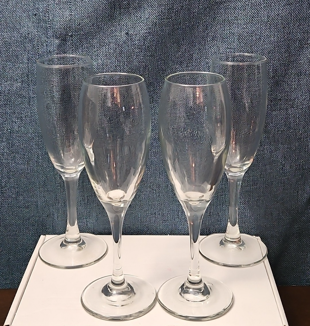 Set of 6 Classic Champagne Flutes | 6oz Trumpet Shape | Elegant Clear Glass Stem