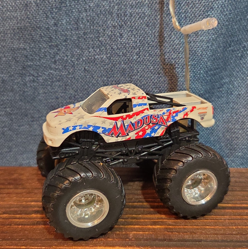 Hot Wheels Monster Jam Madusa Truck Diecast 2011