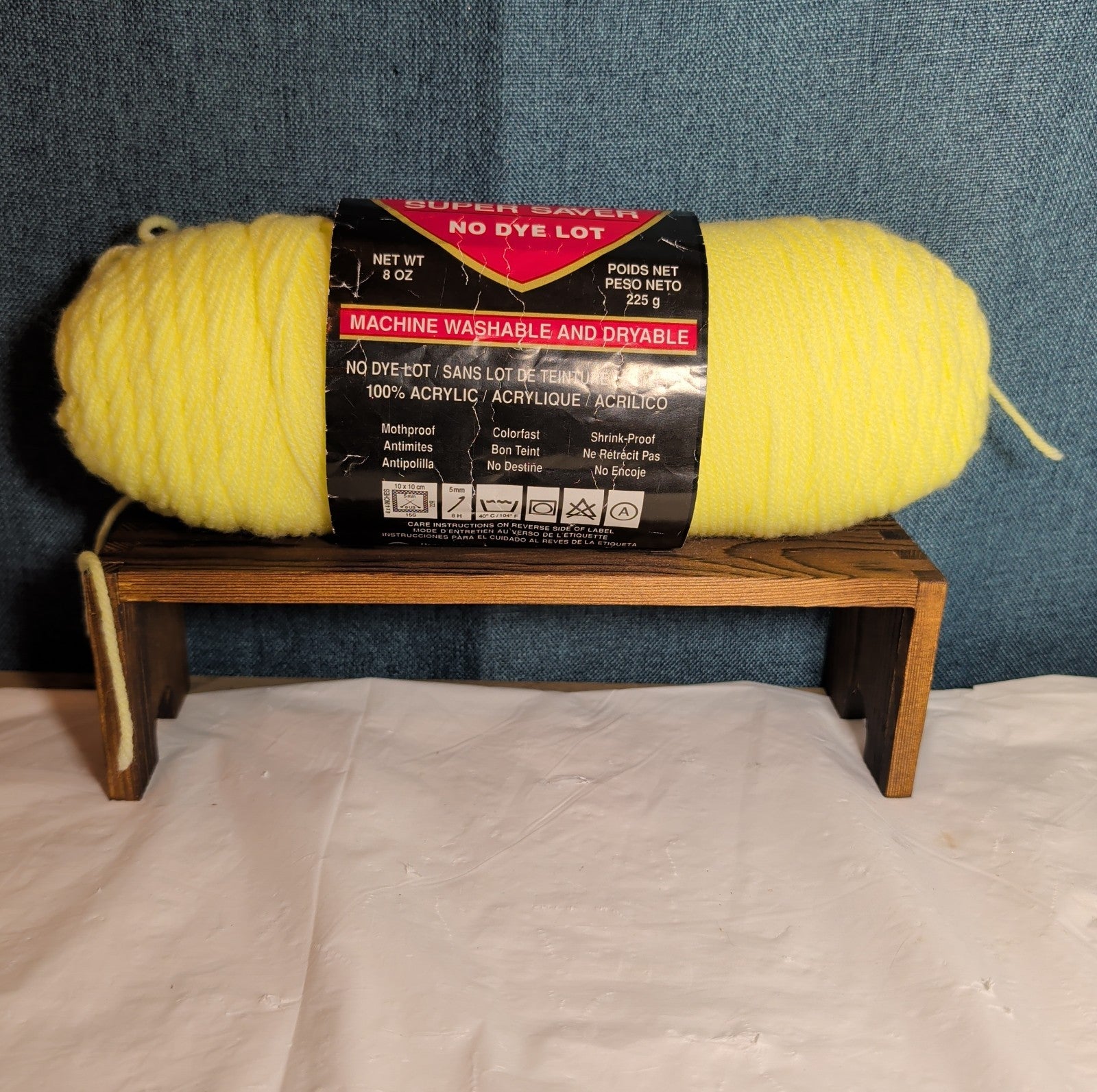 Red Heart Super Saver Pale Yellow 8oz Acrylic Yarn Worsted NWT E300