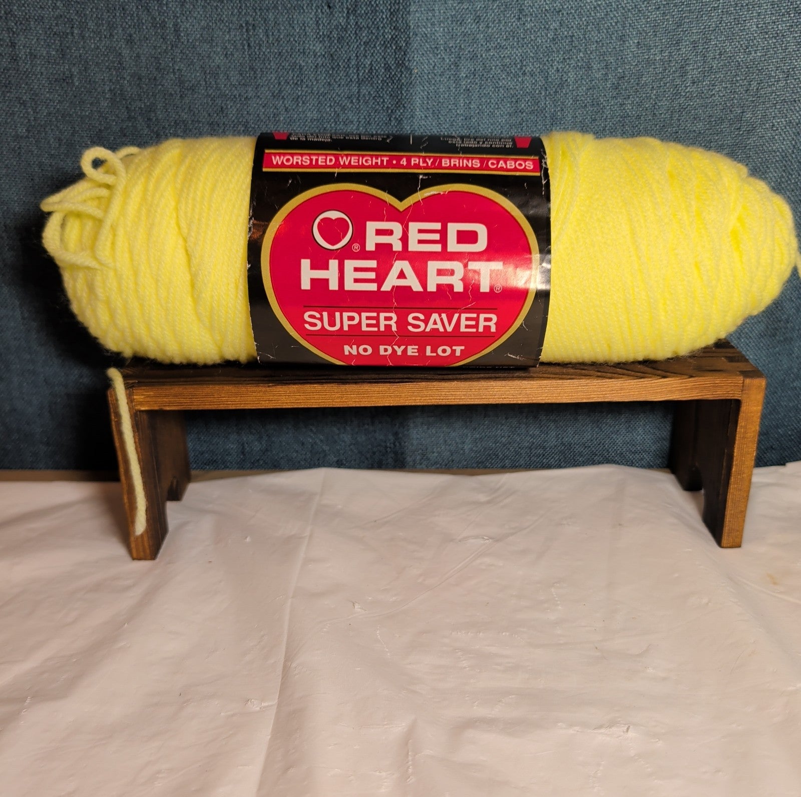 Red Heart Super Saver Pale Yellow 8oz Acrylic Yarn Worsted NWT E300