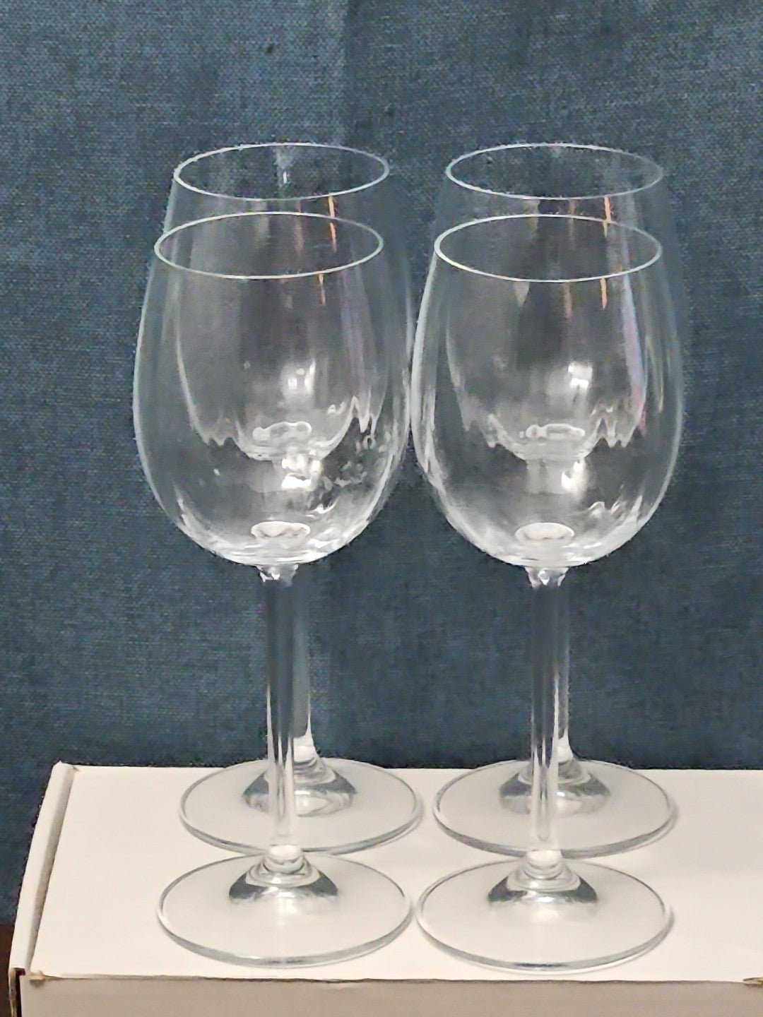 Set of 4 Clear Glass Stemmed Wine Glasses Balloon Bowl All-Purpose Stemware