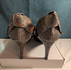 J Renee Silver Sparkly Bow Pumps 8.5 M Pointed Toe Metallic Satin