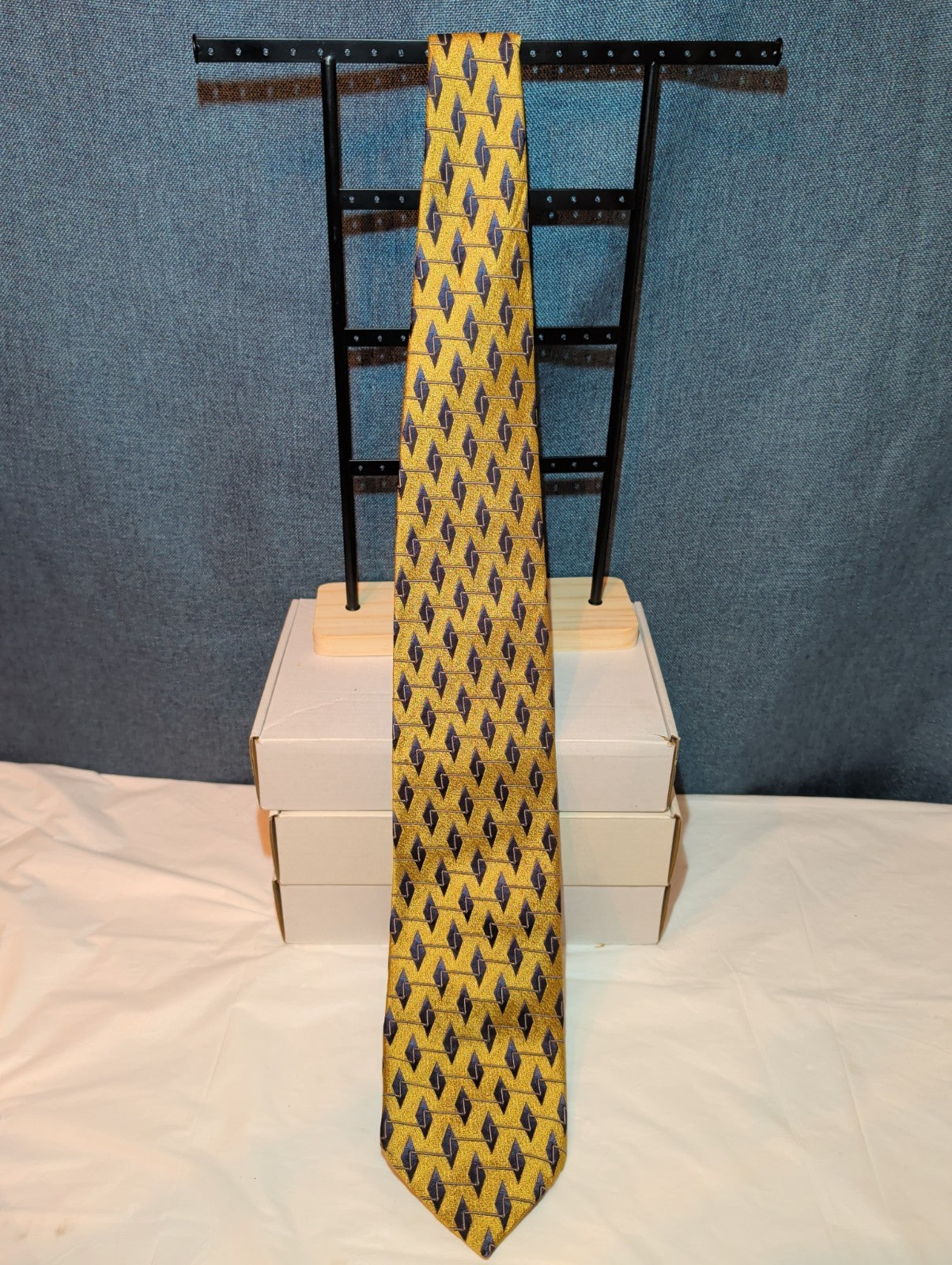 Vintage Edwards Michigan Silk Tie Gold Geometric Art Deco Men's Necktie 59"