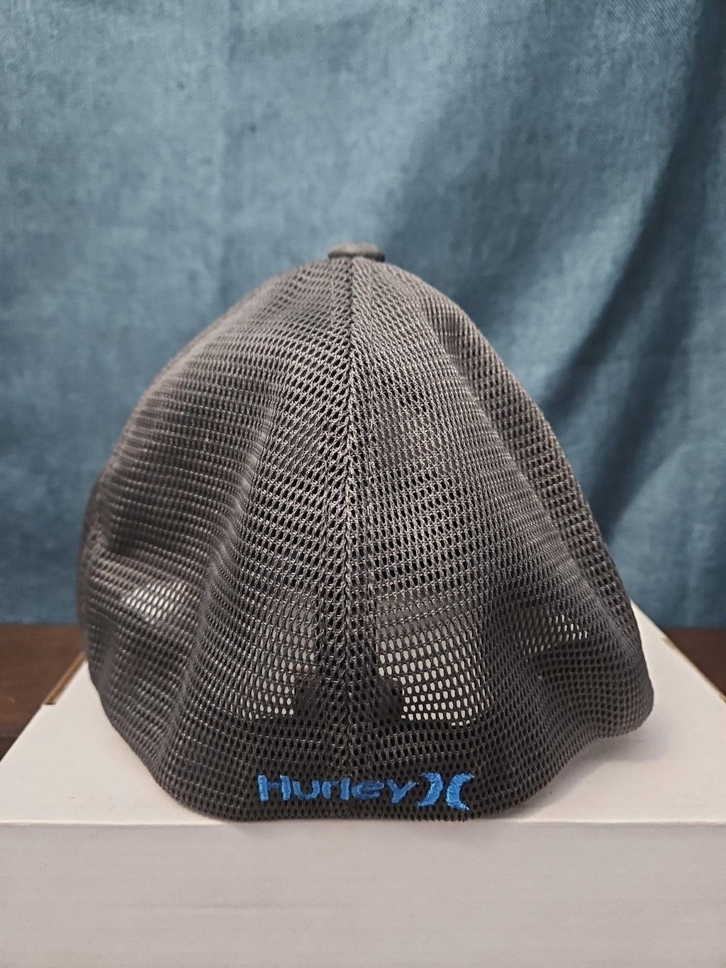 Hurley Flex-Fit Mission Trucker Hat Cap Size L/XL Gray Mesh Performance Surf