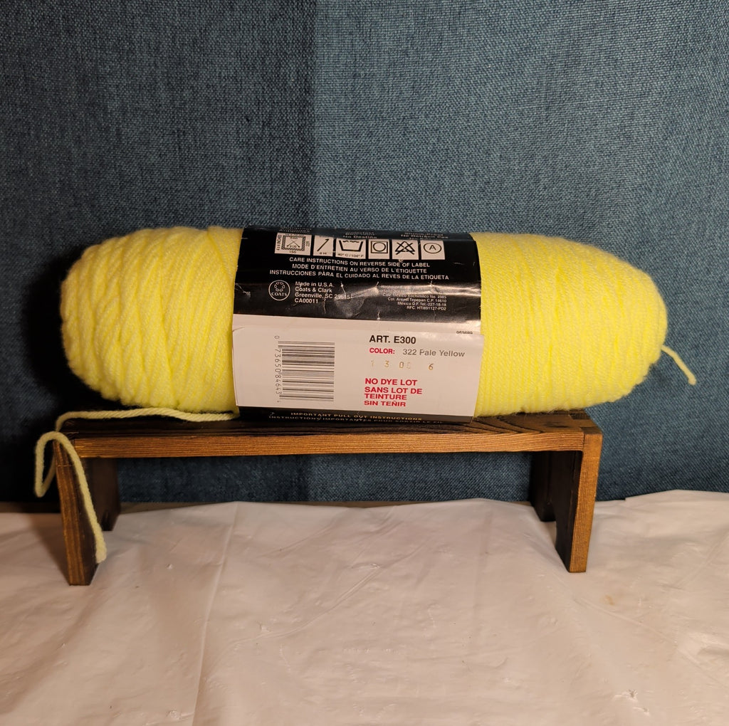 Red Heart Super Saver Pale Yellow 8oz Acrylic Yarn Worsted NWT E300