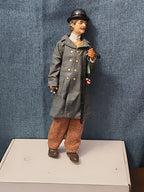 Possible Dreams Clothtique "Victorian Gentleman Caroler" (2003)