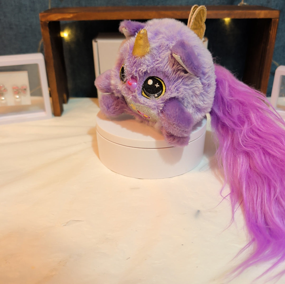 Zuru Rainbocorns Purple Kittycorn Fluffy Tail Gold Wings 2024