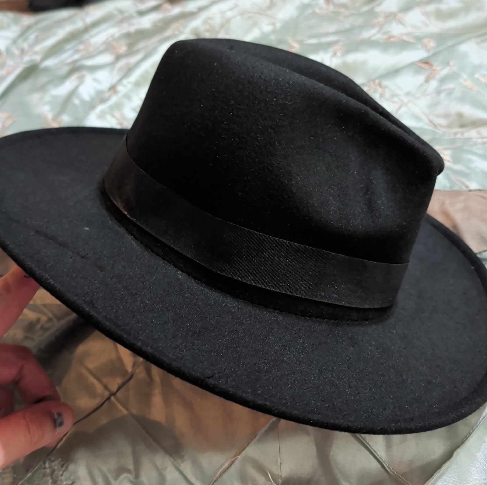 Cutely Covered Pink Bottom Black Cowboy Hat Felt Wide Brim Fedora Medium Used