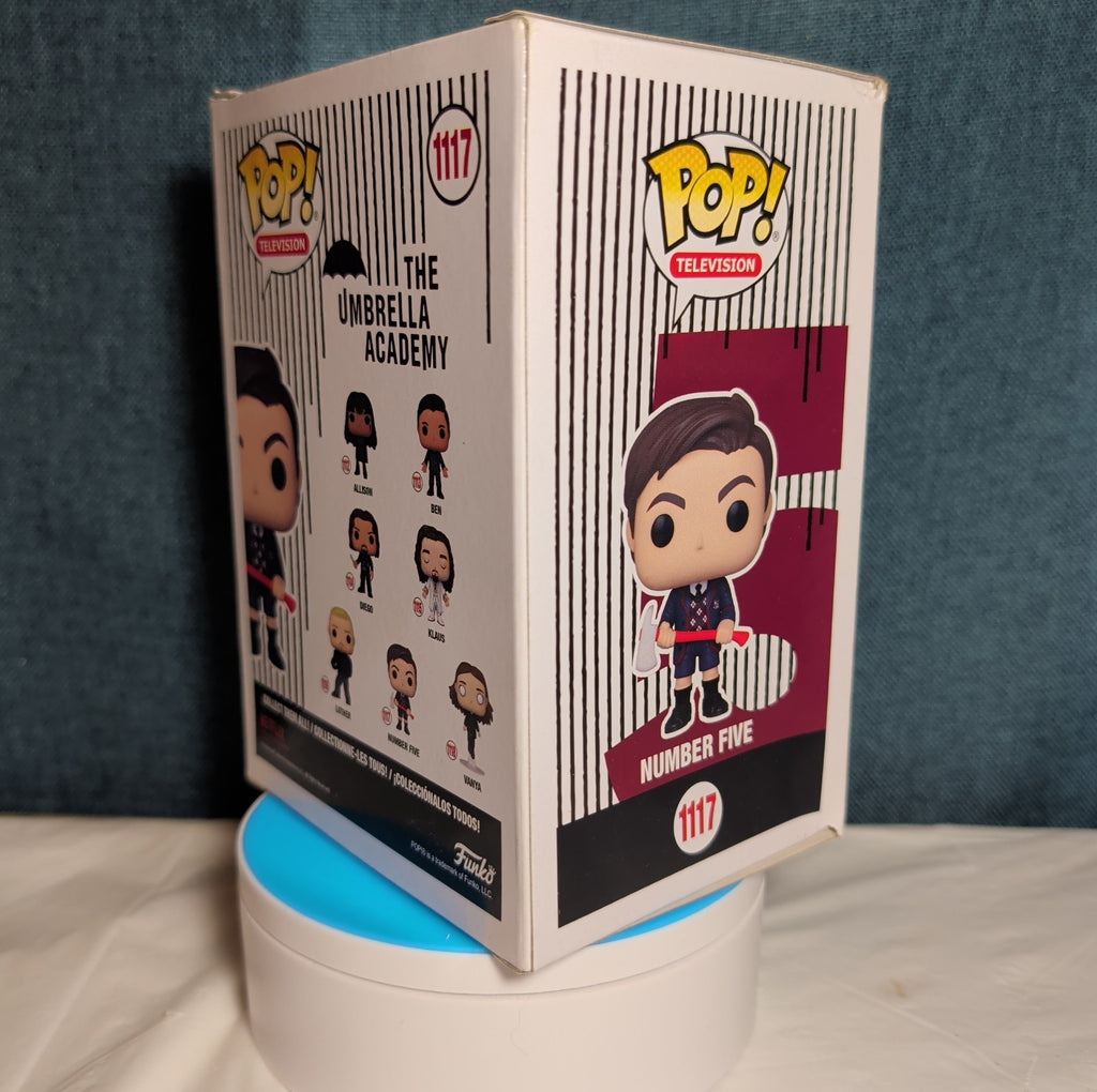 Funko Pop Television Umbrella Academy Number Five 1117 Vinyl in Box w Protector