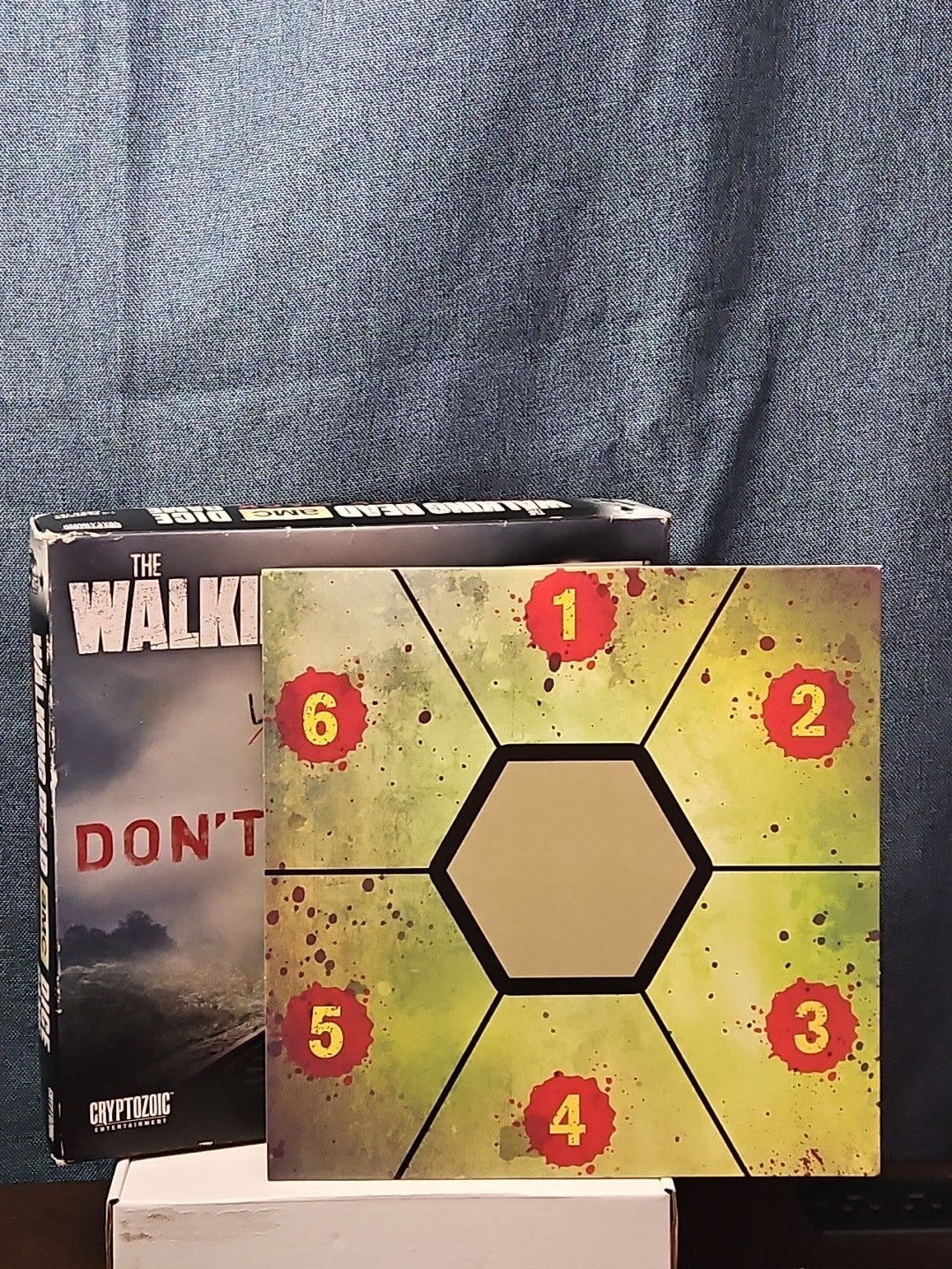 The Walking Dead: Don't Look Back Dice Game | AMC Cryptozoic | Rick Daryl