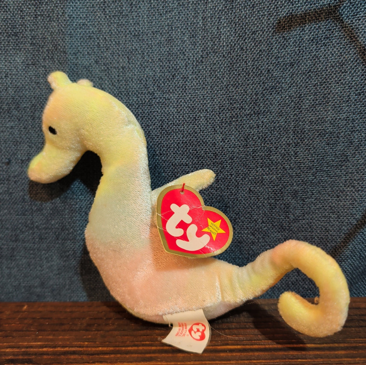 Vintage TY Teenie Beanie Baby, "Neon The Seahorse" With Original Tag EUC 