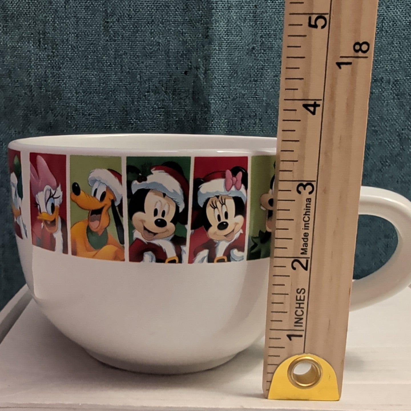 Disney Christmas Jumbo Mug Mickey Minnie Donald Goofy Pluto Galerie Oversized