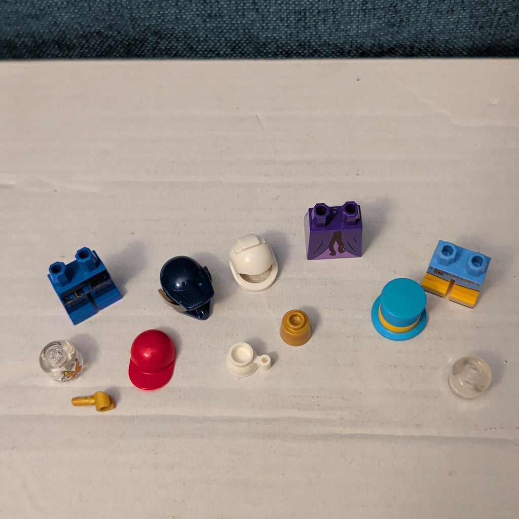 LEGO Minifigure Parts | Accessories GOLDFISH HEAD Hand Top Hat | Helmet Unique!