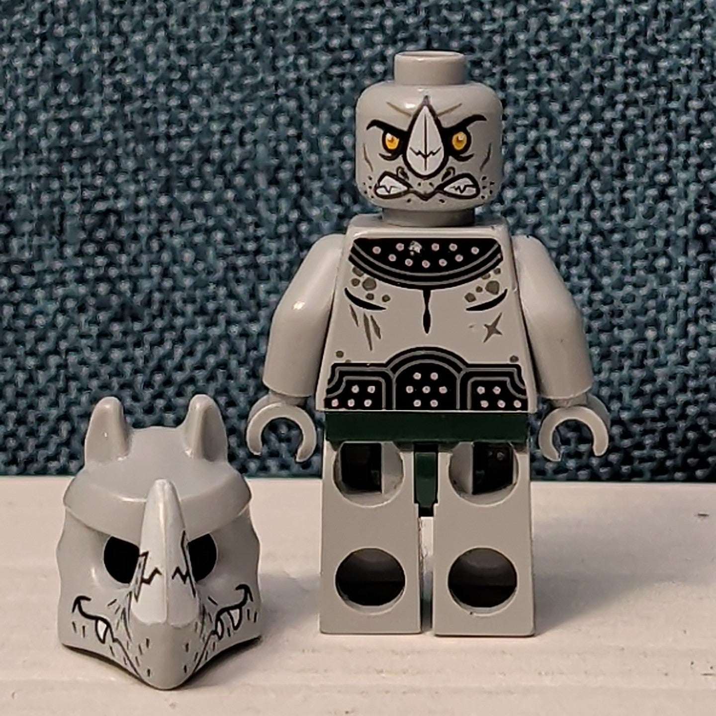 LEGO Legends of Chima RINONA Minifigure | Rhino Tribe loc060 | Retired 70131