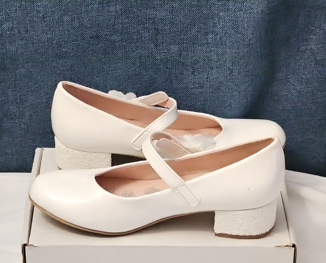 Olive & Edie Girls White Patent Heidie Pump Size 2 | Sparkly Glitter Heel Mary J
