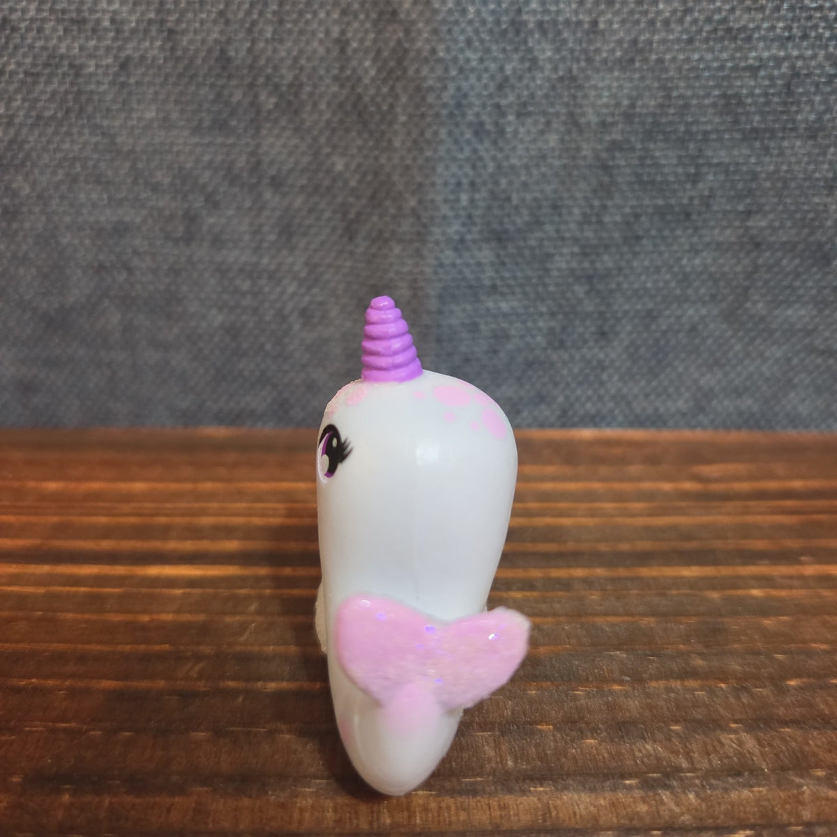 WowWee Fingerlings Minis Nelly Narwhal Series 3 Plastic Figure
