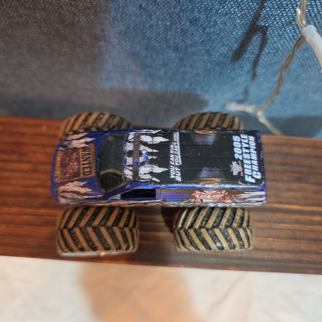 Hot Wheels Monster Jam Bounty Hunter Mud Treads Diecast 2012