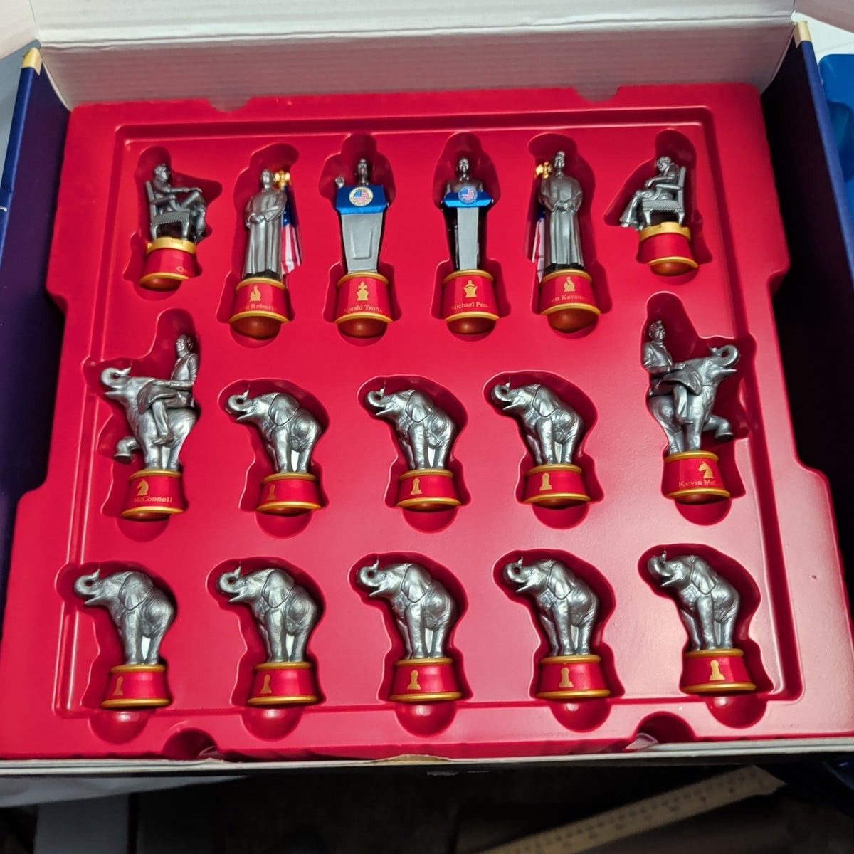 2020 Battle for the White House Chess Set BulbHead Political Collectible Trump